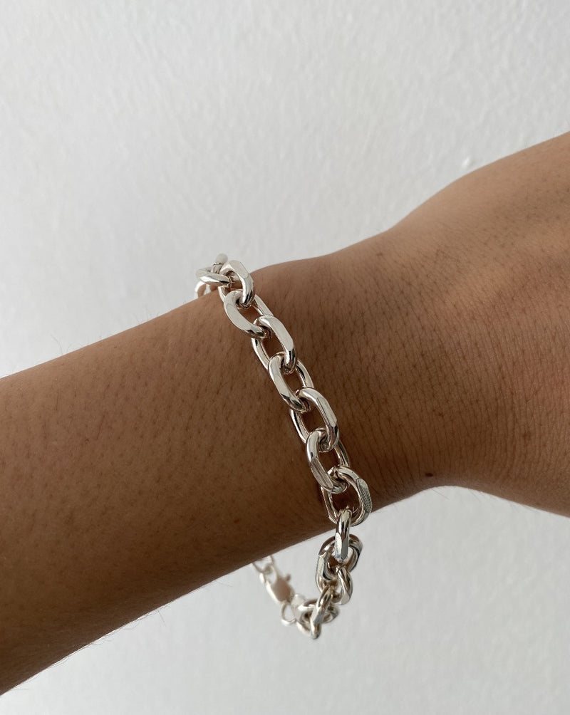 silver link bracelet